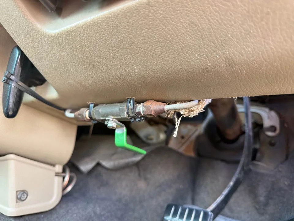 2000 Nissan Frontier I 3