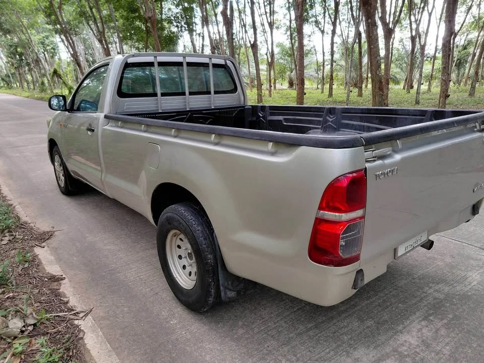 2013 Toyota Hilux VII 2
