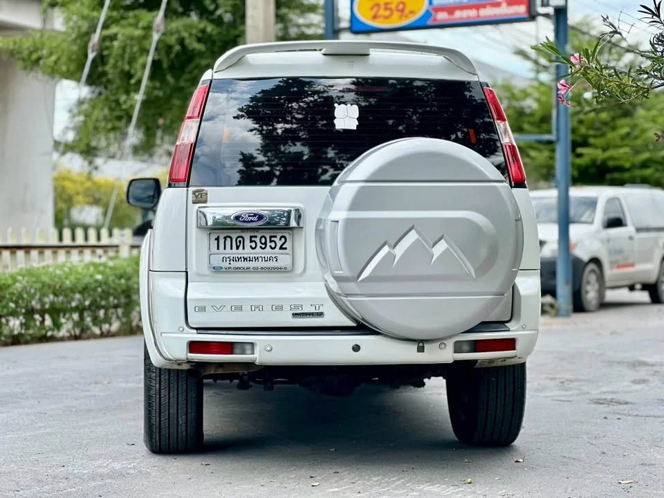 2012 Ford Everest I 2