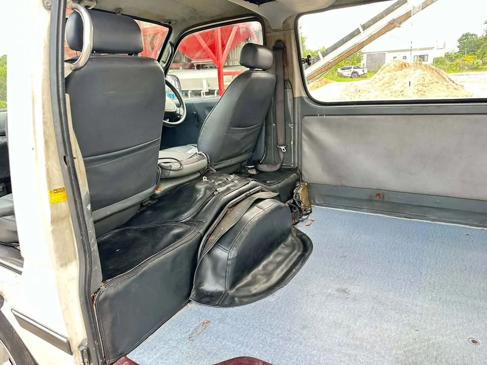 2004 Toyota Commuter IV (H100) 3