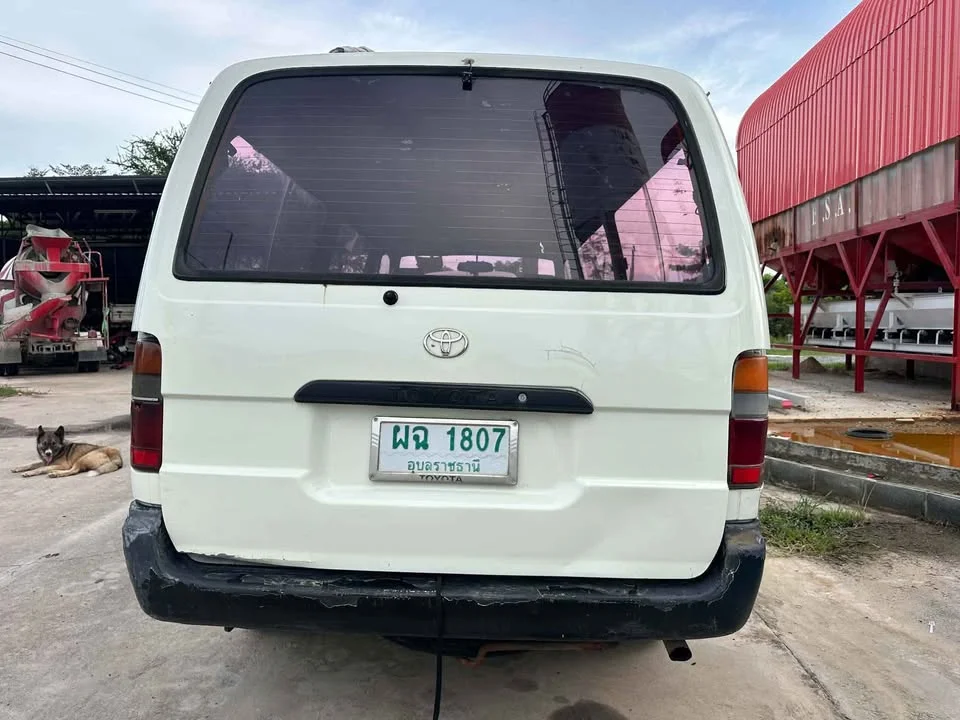 2004 Toyota Commuter IV (H100) 2