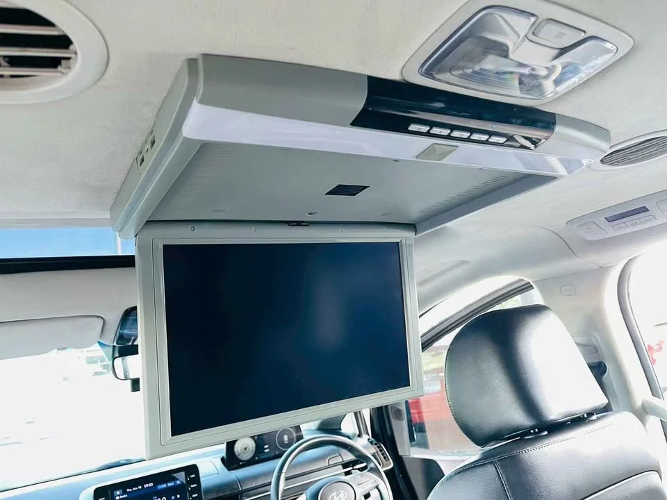 2023 Hyundai Staria US4 3