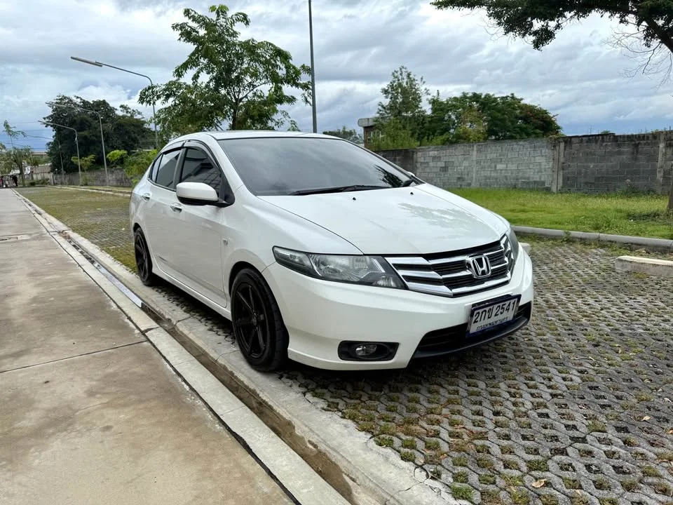 2013 Honda City V 2