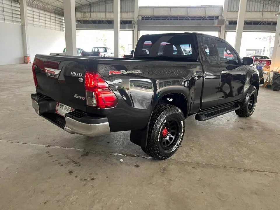 2017 Toyota Hilux VIII 3