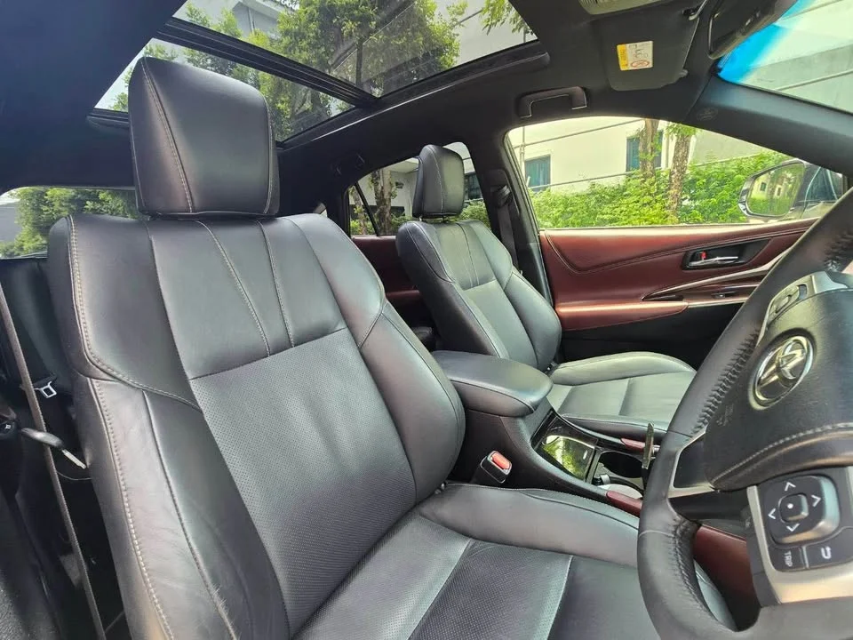 2014 Toyota Harrier III 2