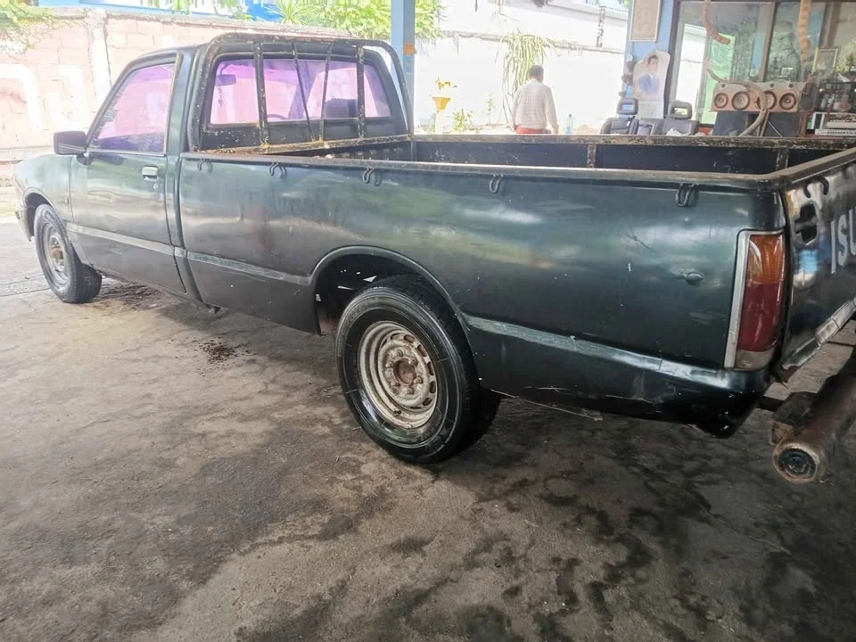 1990 Isuzu Faster KB II 2