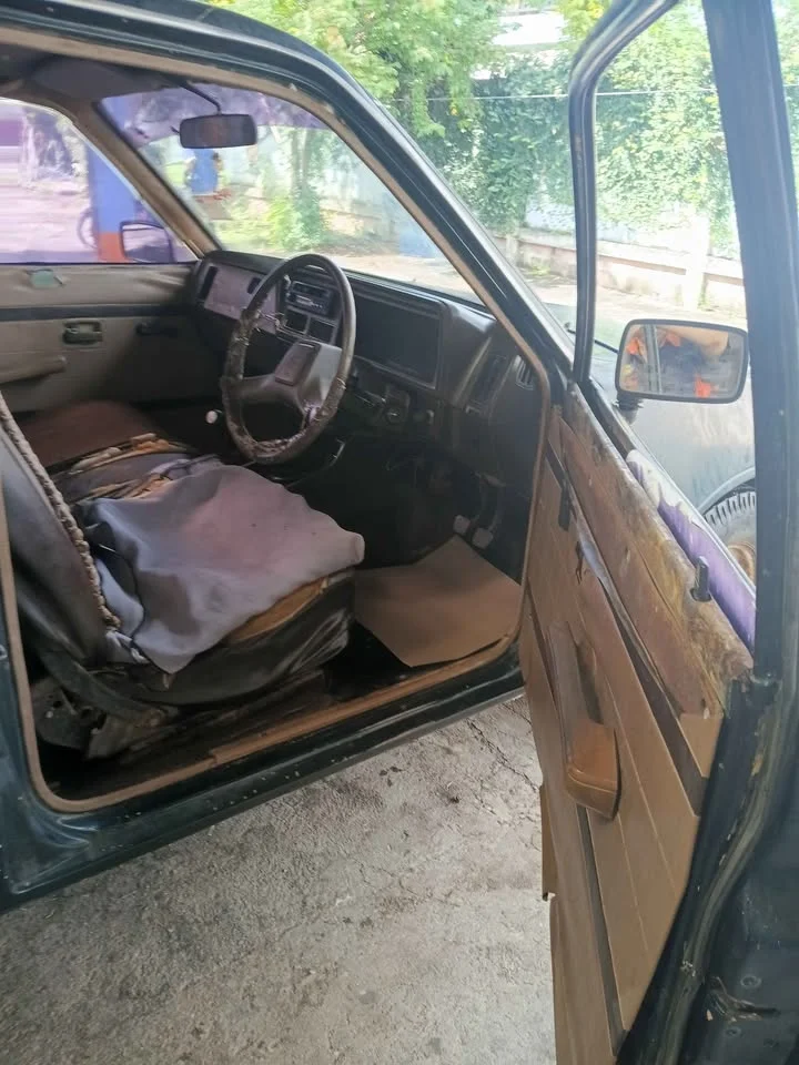 1990 Isuzu Faster KB II 3
