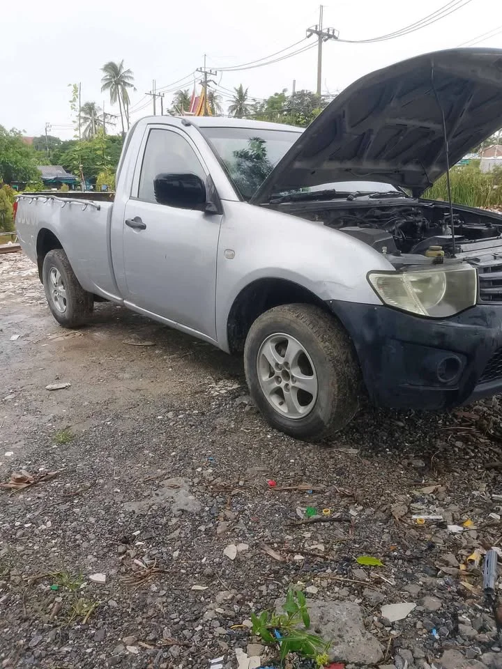 2012 Mitsubishi Triton IV 3