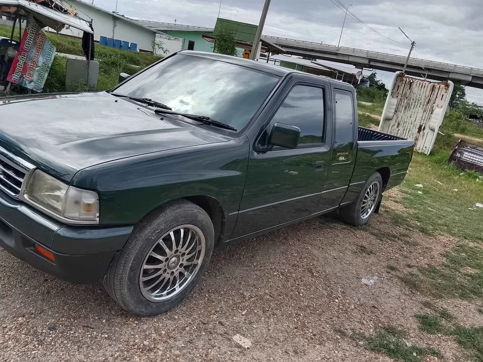 1996 Isuzu TFR III 3