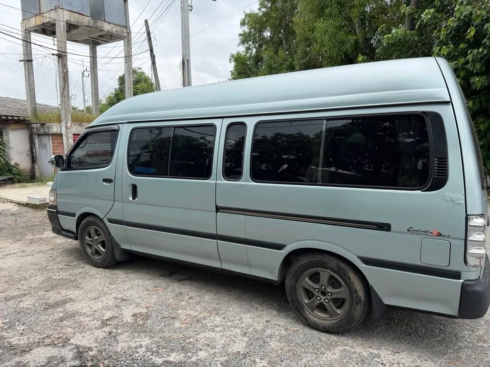 2004 Toyota Commuter IV (H100) 2