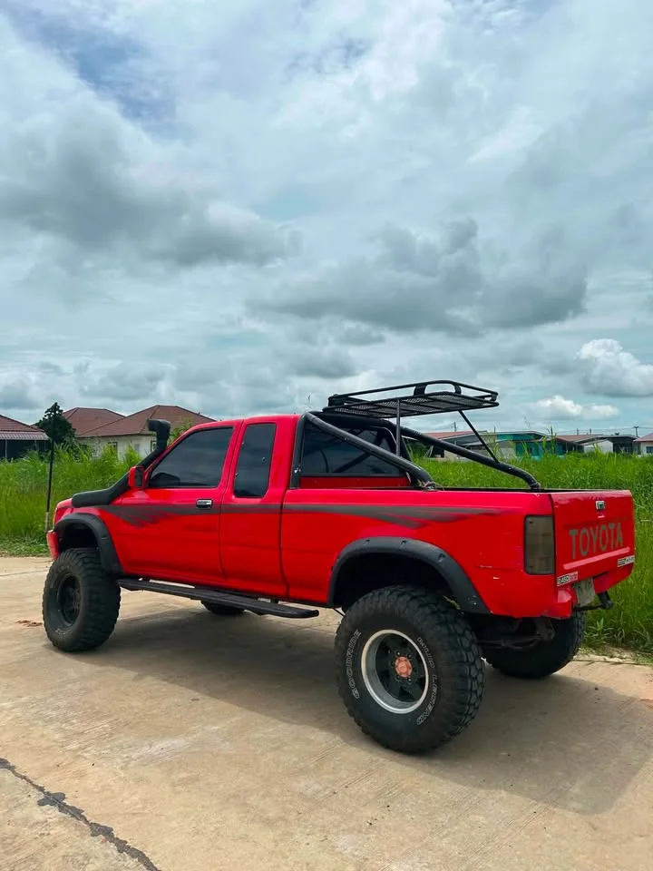 1996 Toyota Hilux Mighty-X V 3