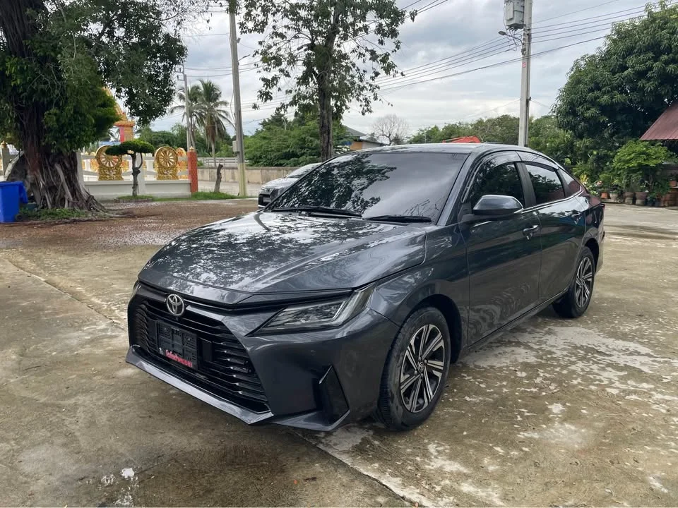 2023 Toyota Yaris ATIV IV 3