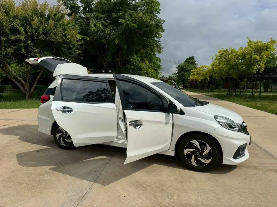 2014 Honda Mobilio II 3