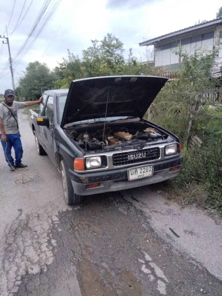 1990 Isuzu TFR III 3