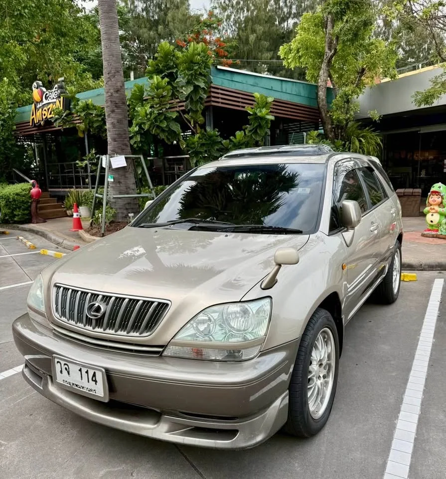 2002 Toyota Harrier I 2