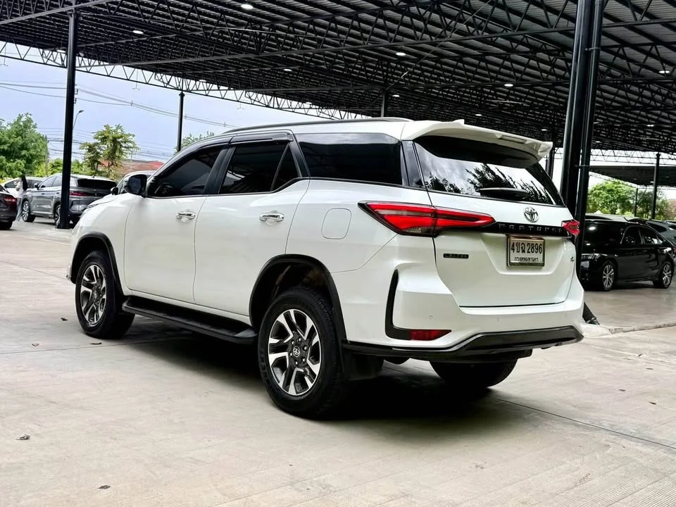 2023 Toyota Fortuner II 2
