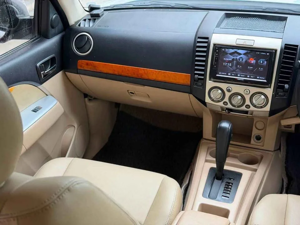 2010 Ford Everest I 2