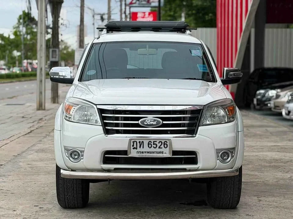 2010 Ford Everest I 3
