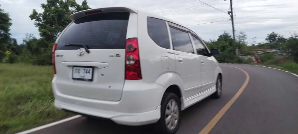 2010 Toyota Avanza I 2