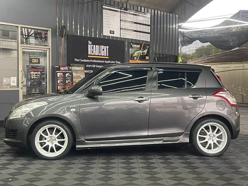 2015 Suzuki Swift II 3