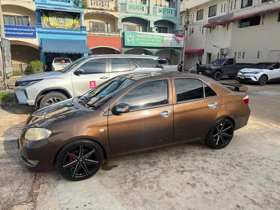 2004 Toyota Vios I 3