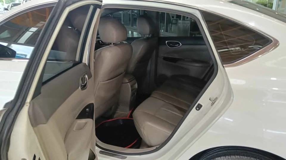 2012 Nissan Sylphy III (B17) 3