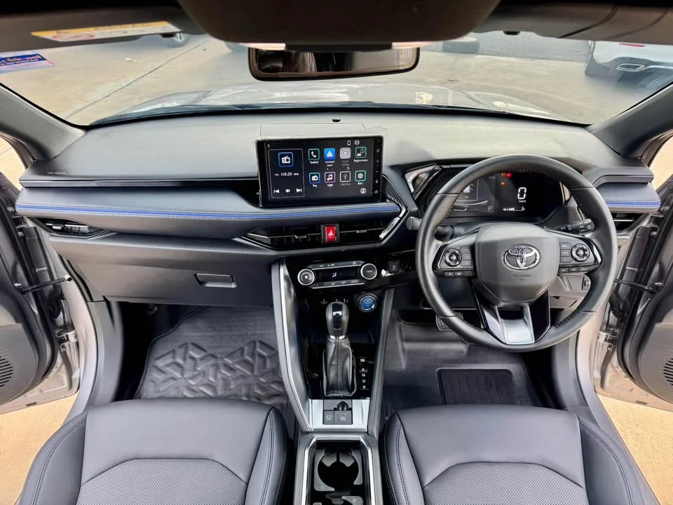 2025 Toyota Yaris Cross AC200 3