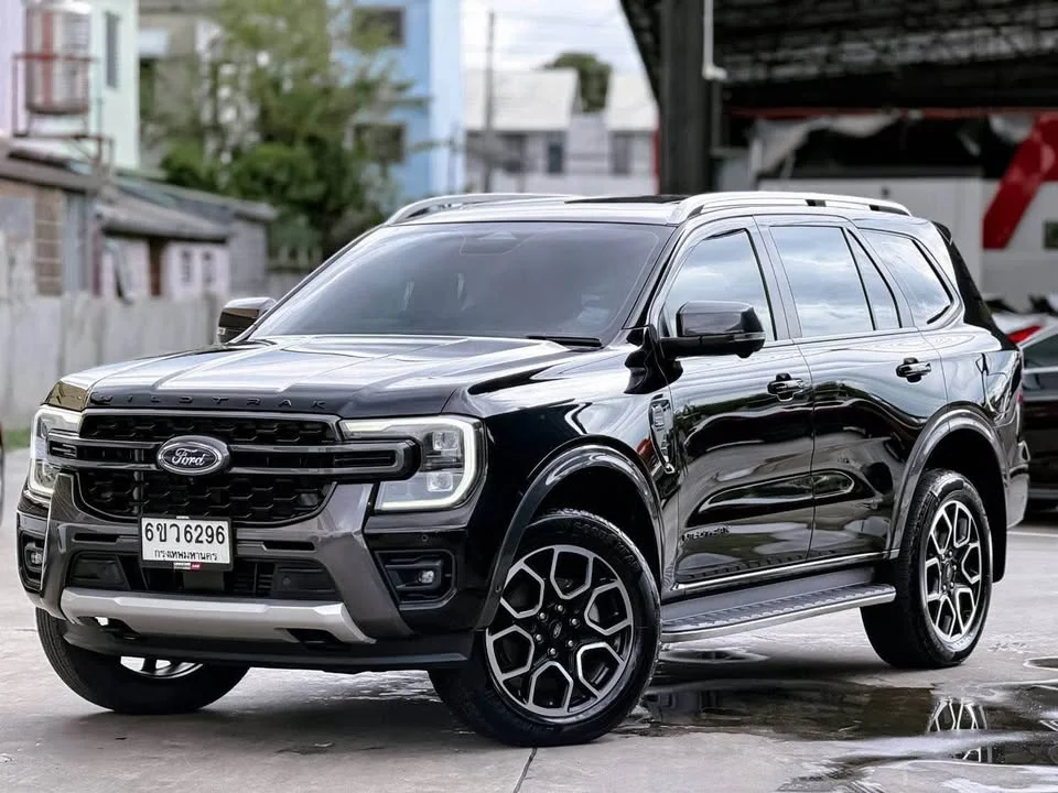2023 Ford Everest III 2