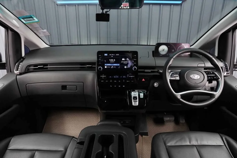 2022 Hyundai Staria US4 3