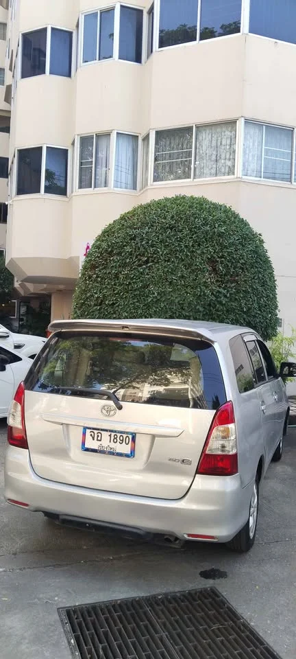 2012 Toyota Innova I 2