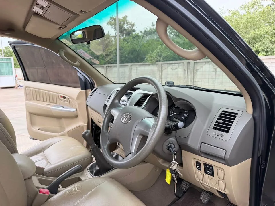 2012 Toyota Hilux VII 2