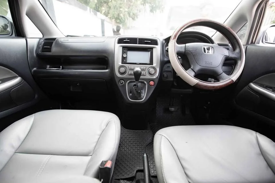 2004 Honda Stream I 3