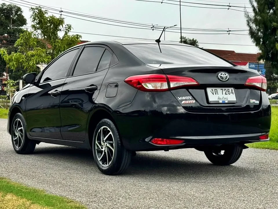 2018 Toyota Yaris ATIV III 3