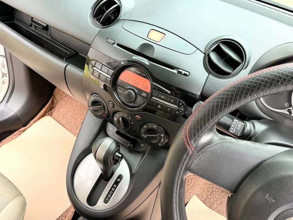 2012 Mazda 2 II 2