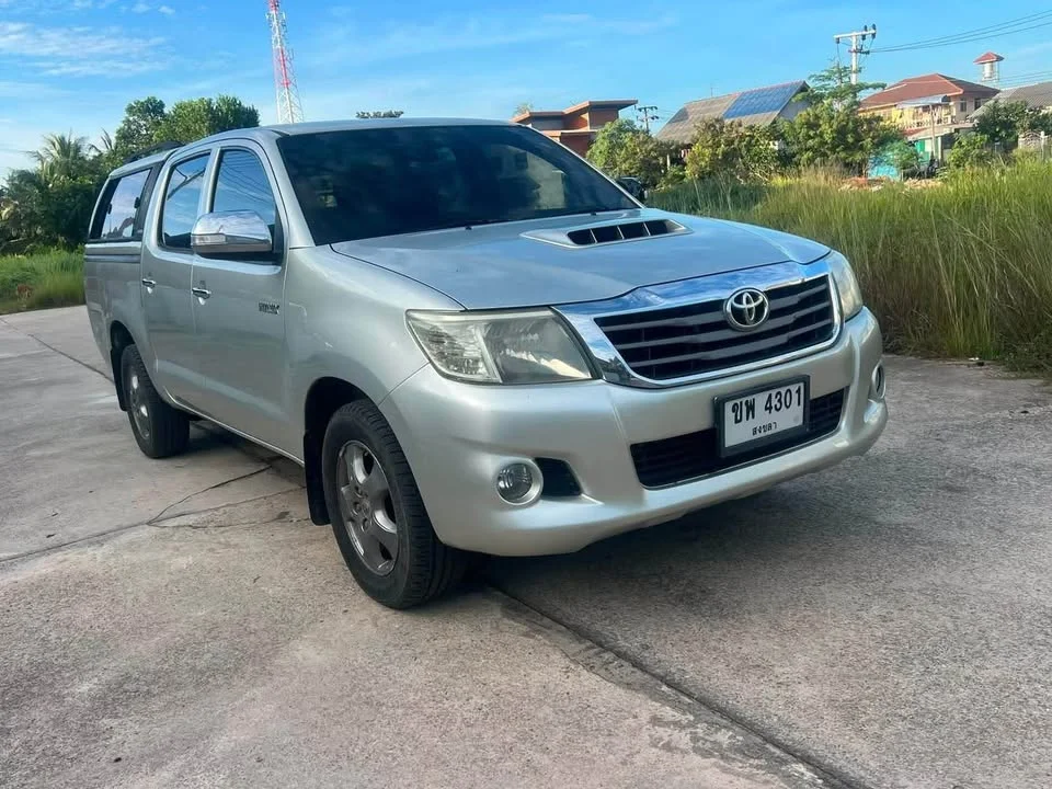 2012 Toyota Hilux VII 2