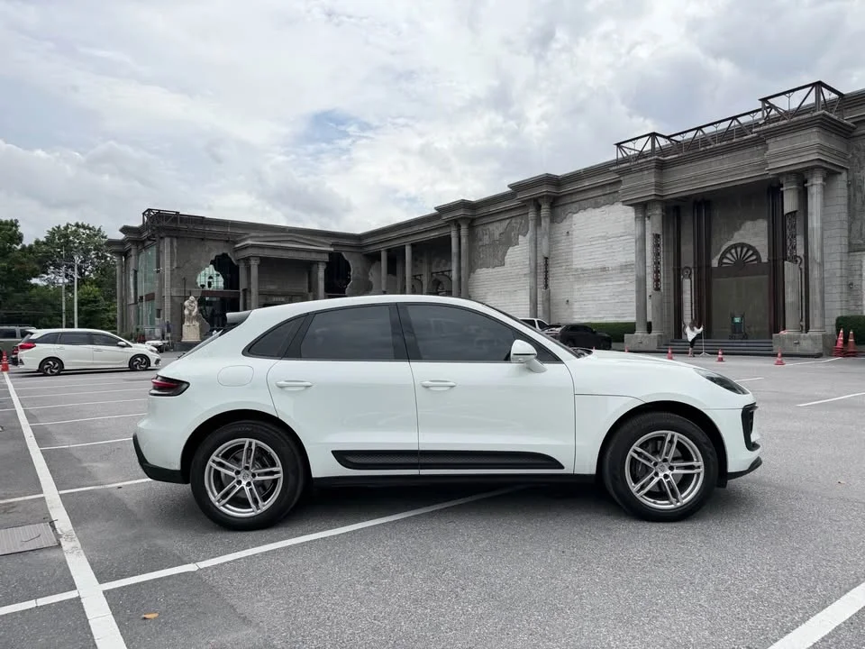 2022 Porsche Macan I 2