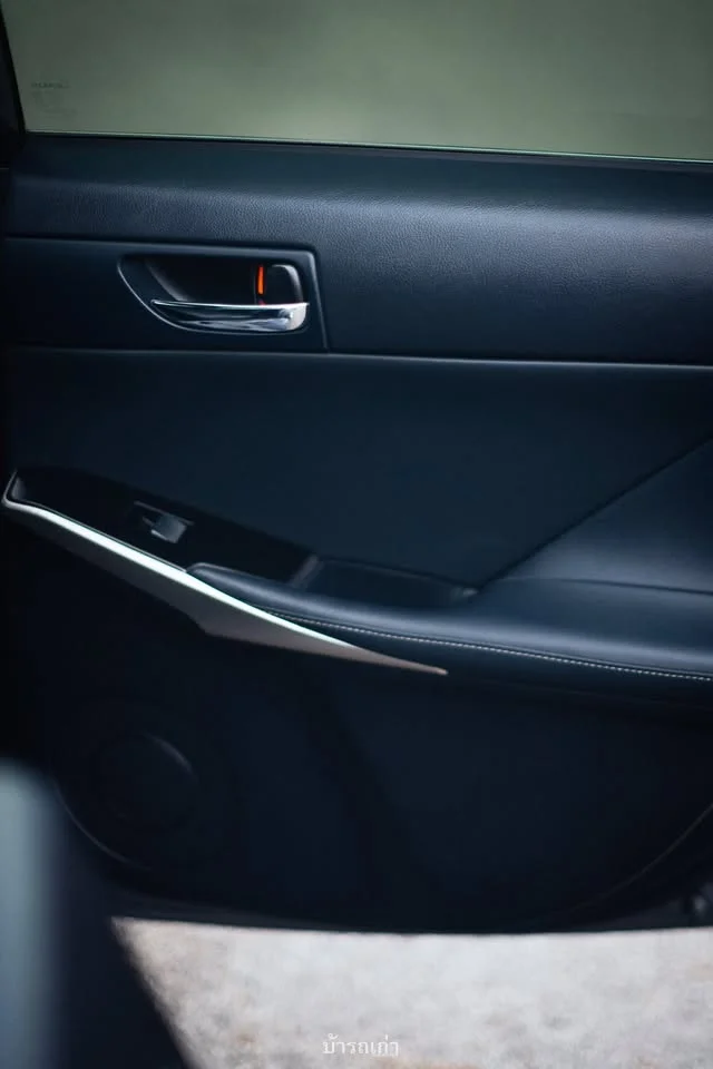 2013 Lexus IS III 2