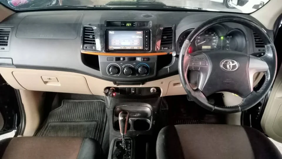2013 Toyota Hilux VII 2