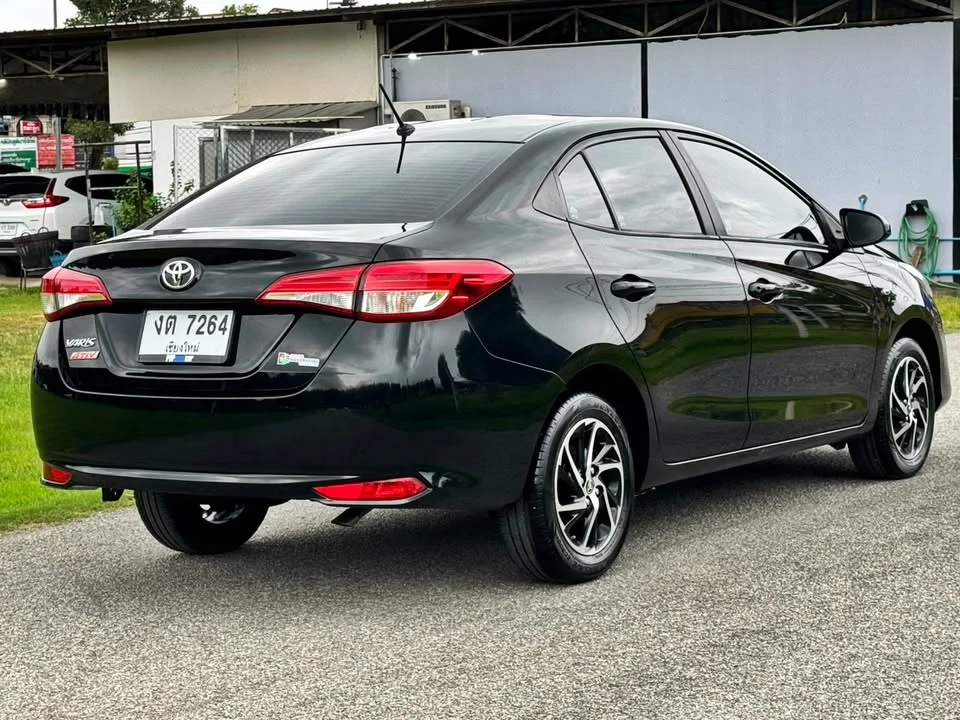 2018 Toyota Yaris ATIV III 2