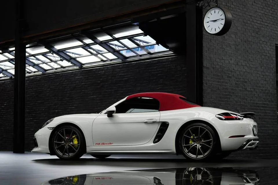 2018 Porsche 718 Boxster and Cayman IV 3