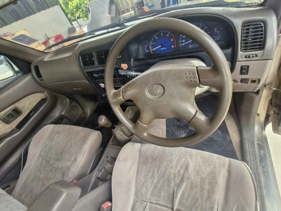 2002 Toyota Hilux Tiger VI 2