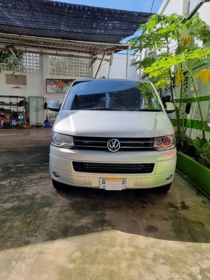2013 Volkswagen Caravelle T5 2