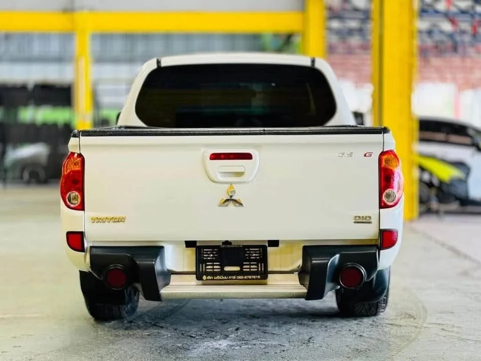 2014 Mitsubishi Triton IV 3