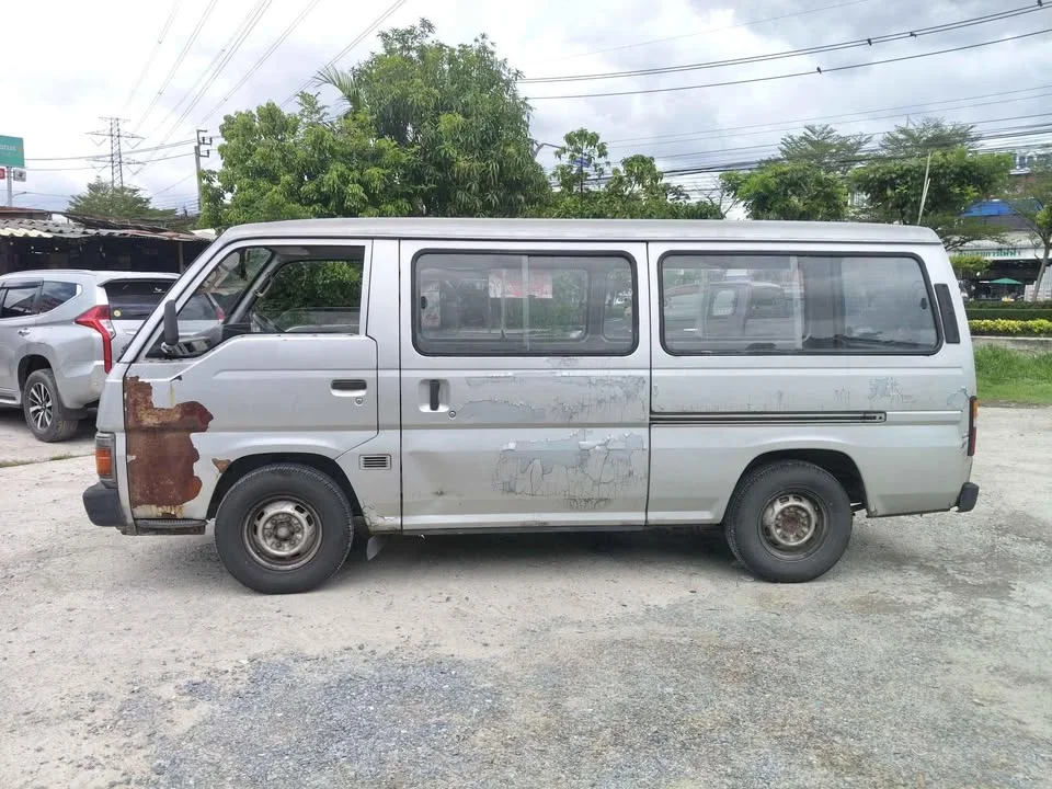 1998 Nissan Urvan IV (E24) 3