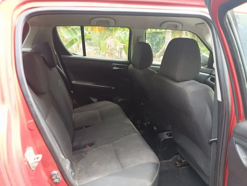 2012 Suzuki Swift II 3