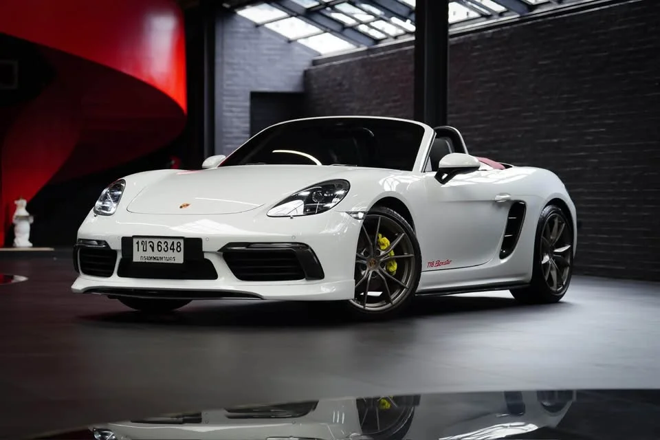 2018 Porsche 718 Boxster and Cayman IV 2
