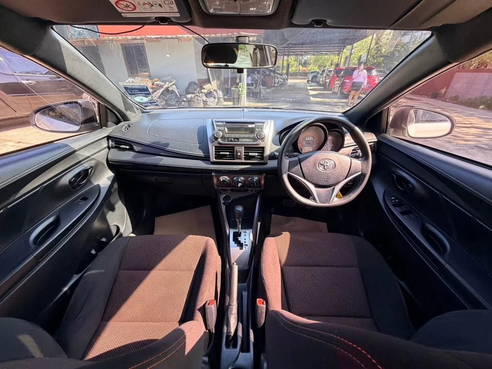 2015 Toyota Yaris III 2
