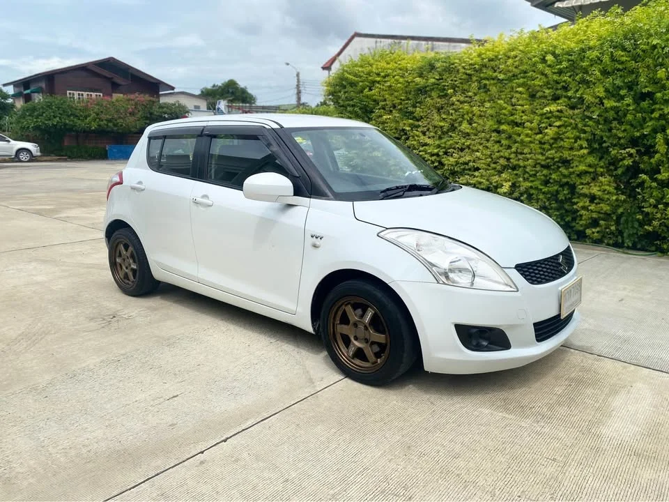 2012 Suzuki Swift II 2