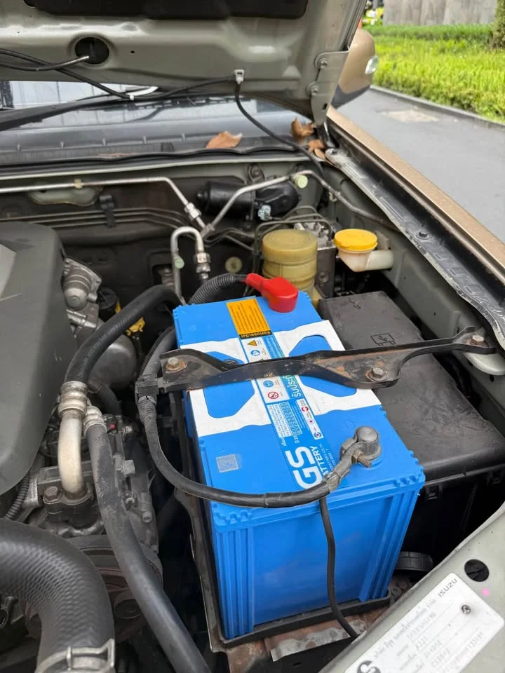2005 Isuzu MU-7 3