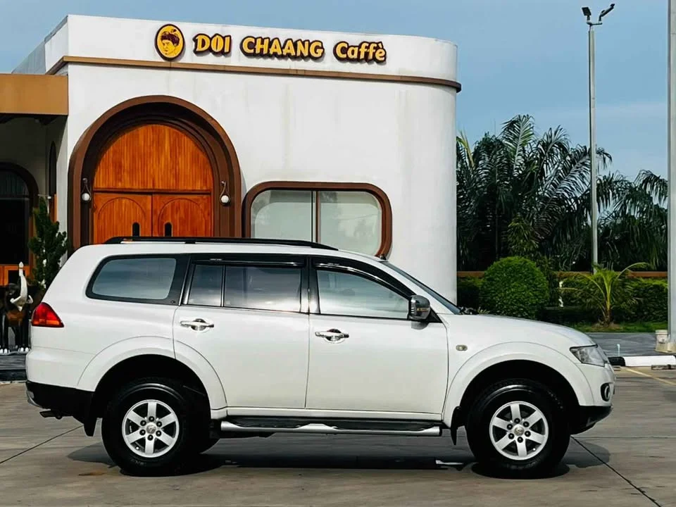2009 Mitsubishi Pajero Sport II 2